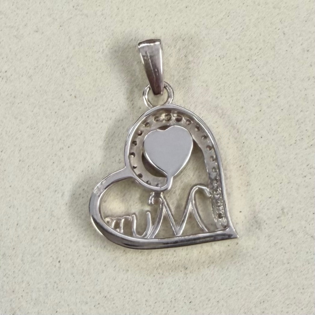 Heartfelt Mum Pendant