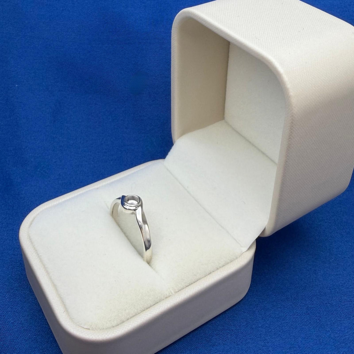 Sculpted Shoulder Ring