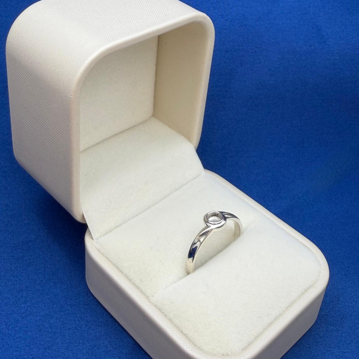 Sculpted Shoulder Ring